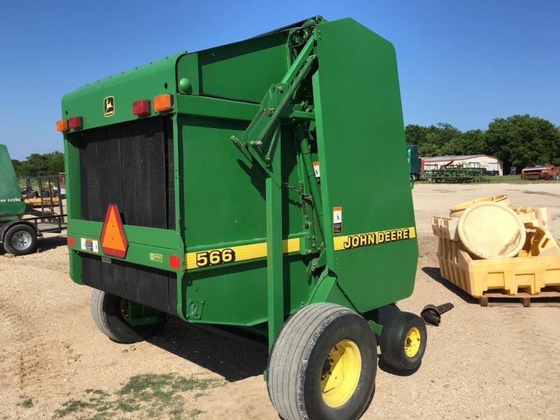 John Deere 566 Round Baler w/Monitor