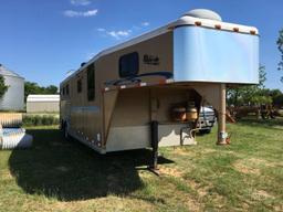 *2000 Diamond D3 Horse Slant w/Living Quarters