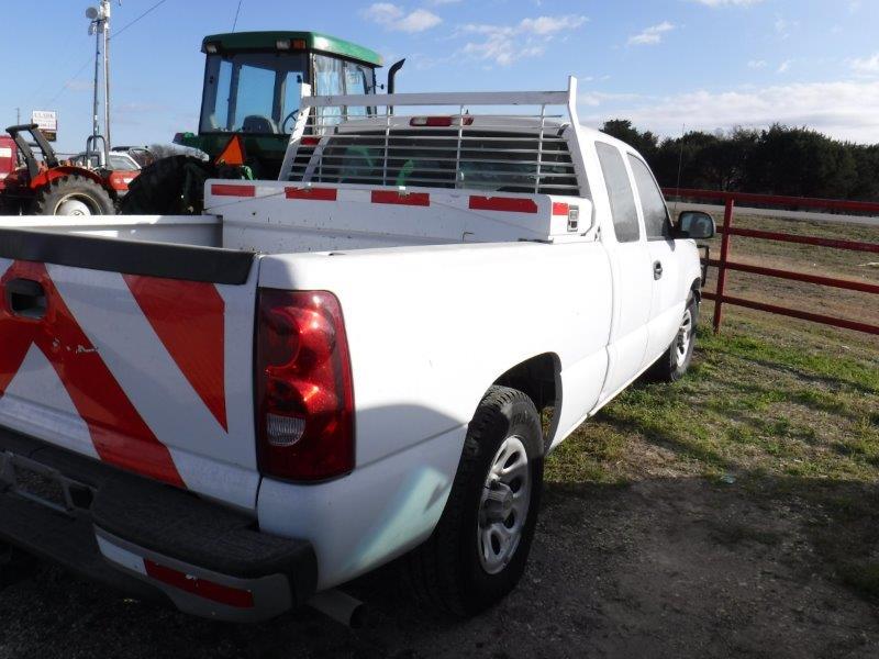 *2006 GMC Extended Cab Truck 4x4