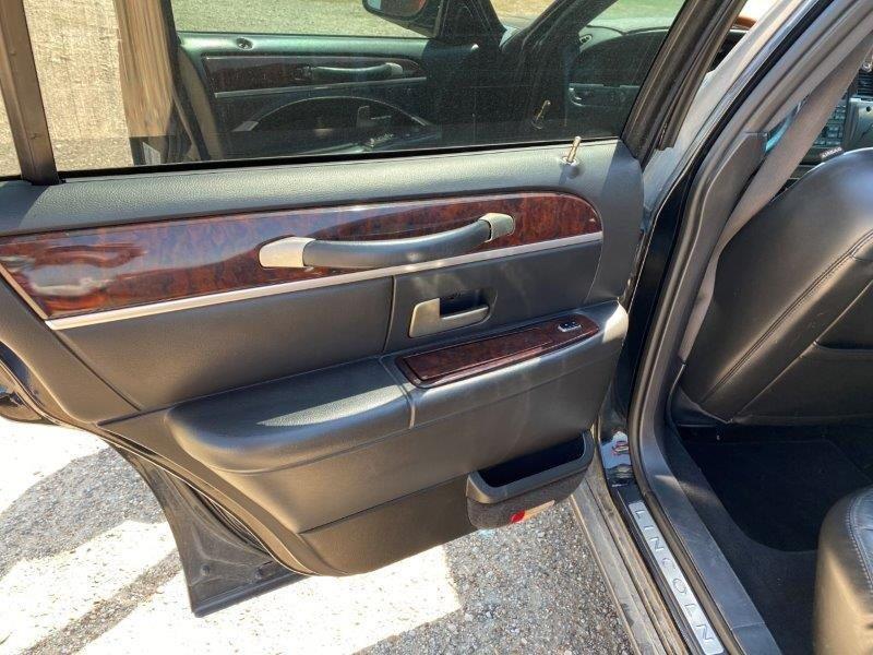 *2007 Lincoln Town Car Signature Limited