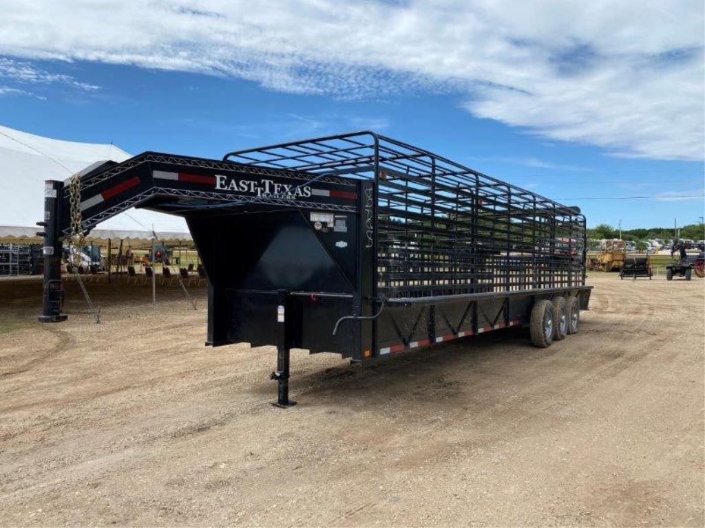 28' East Texas Cattle Trailer