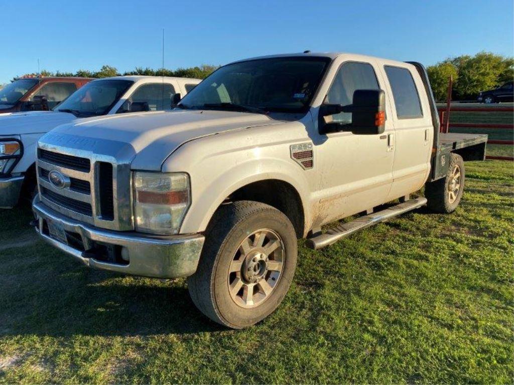 *2010 Ford F350 Lariat w/Hyd Hay Fork on Flatbed