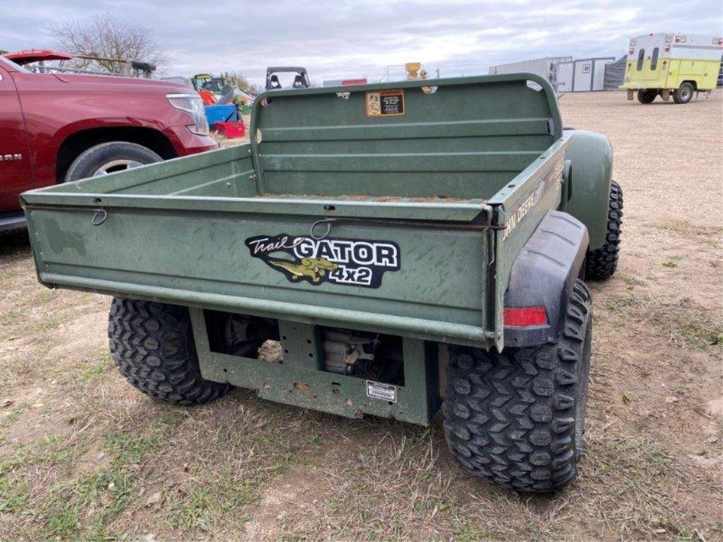 John Deere Gator