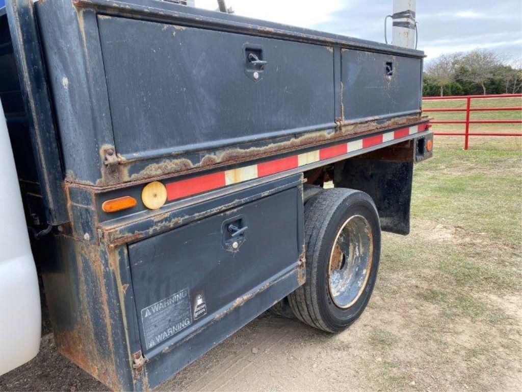 *2004 Ford F450 Super Duty w/Liftmore Crane