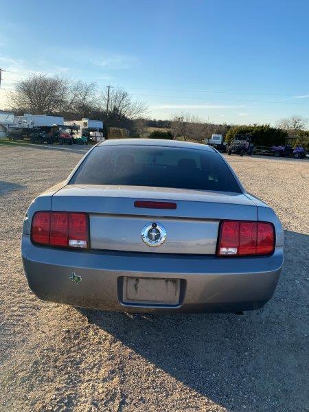 *2006 Mustang Coupe 6cylinder  5speed