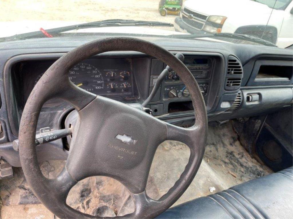 *1997 Chevrolet 3500 w/Tommy Gate