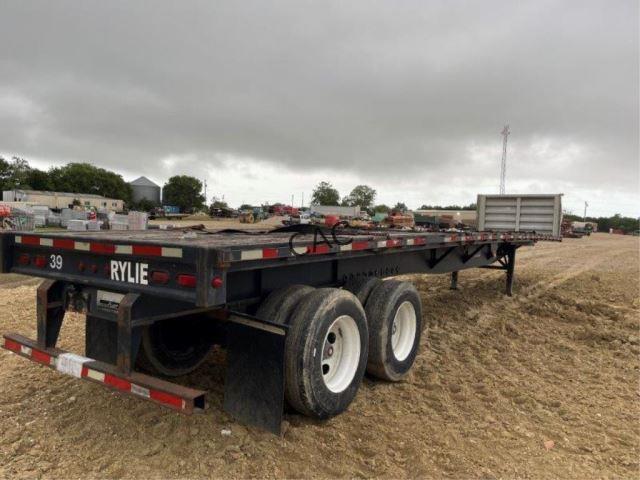 Rylie 39 5th Wheel Tandem/Dual Trailer