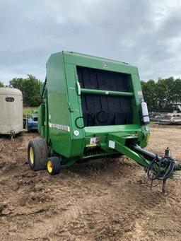 John Deere 566 Round Baler