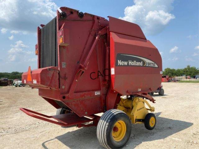 New Holland BR750 Round Baler