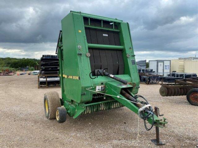 John Deere 435 Baler