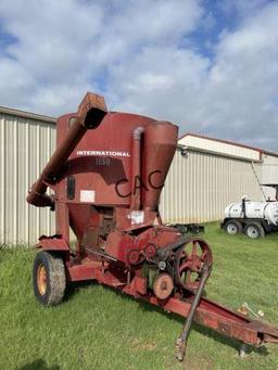 International 1150 Feed Grinder