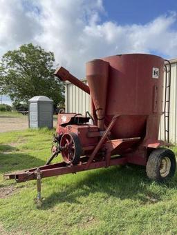 International 1150 Feed Grinder