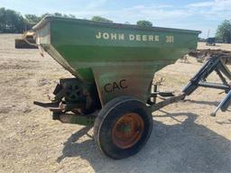 John Deere 301 Fertilizer Speader