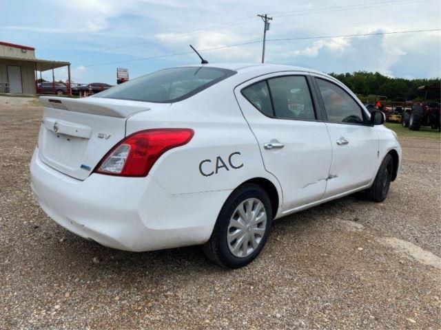 *2014 Nissan Versa SV