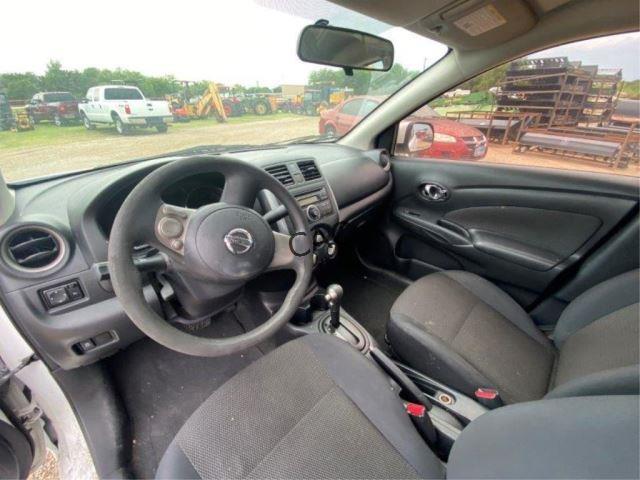 *2014 Nissan Versa SV