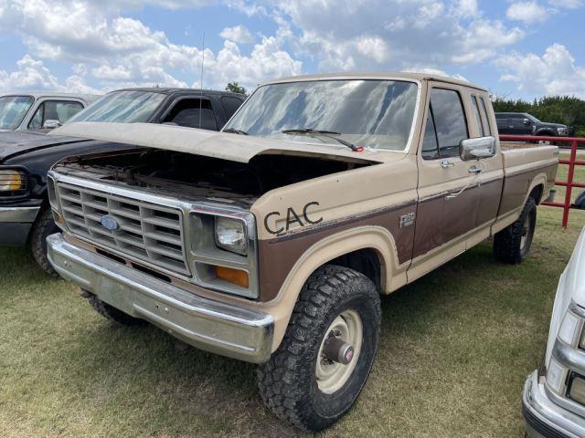 *1985 Ford Extended Cab