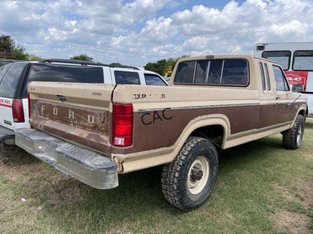 *1985 Ford Extended Cab