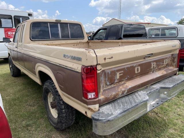 *1985 Ford Extended Cab