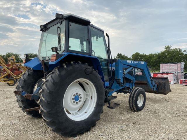 Ford Tractor w/Loader