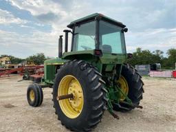 John Deere 4440