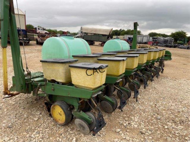 John Deere 7000 Planter