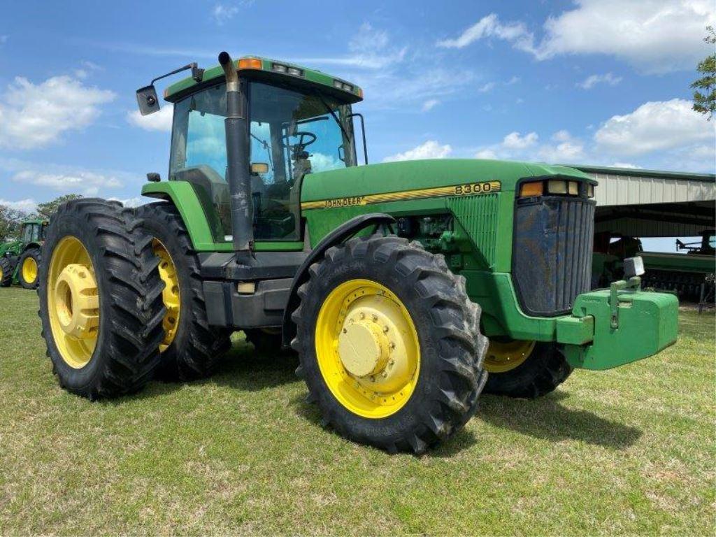 John Deere 8300