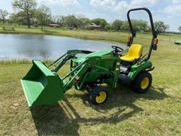 John Deere 1023E w/120R Loader