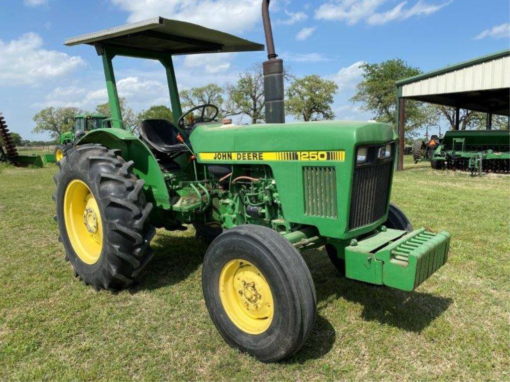 John Deere 1250 Tractor