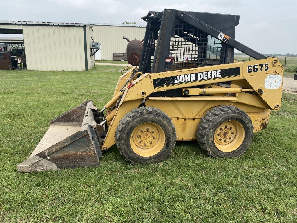 John Deere 6675 Skidsteer