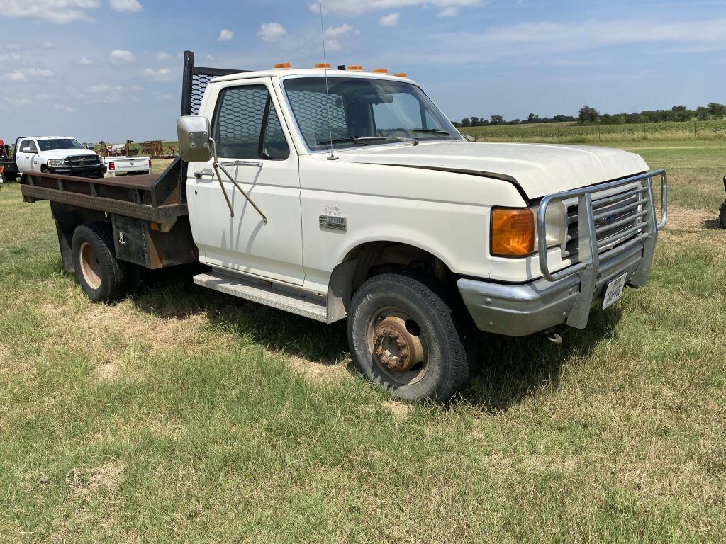 Ford Flatbed Truck Diesel 5spd