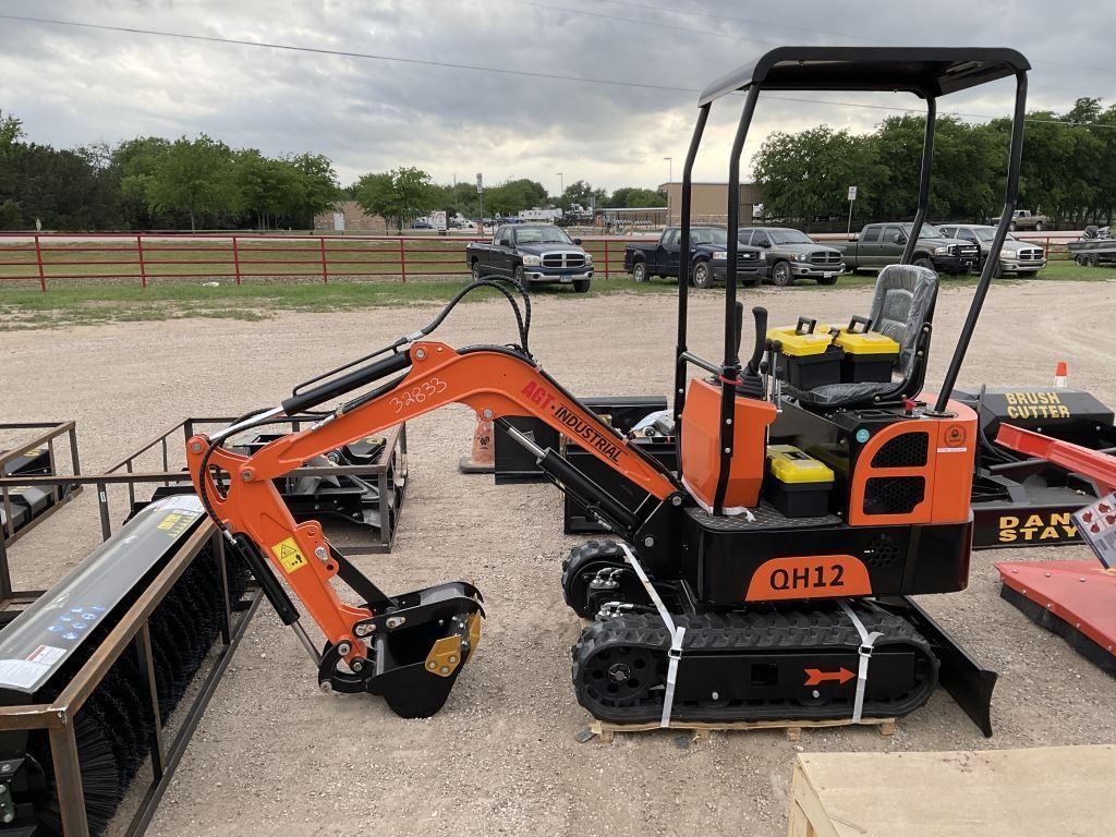 NEW AGT QH12 Mini Excavator