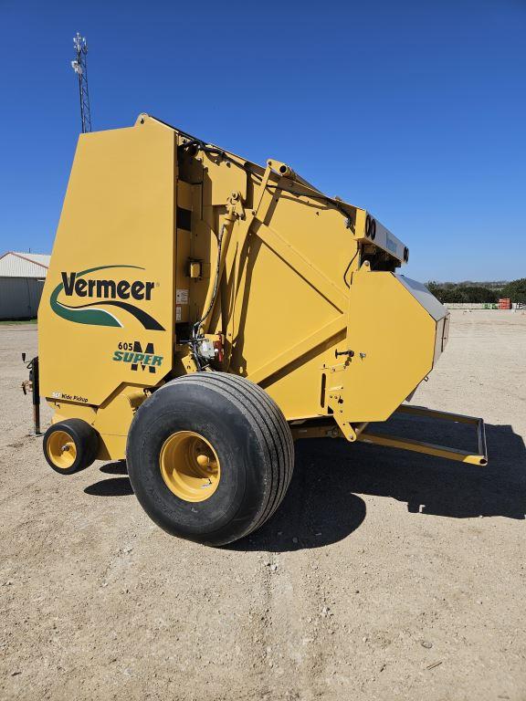 Vermeer 605 Super M Baler