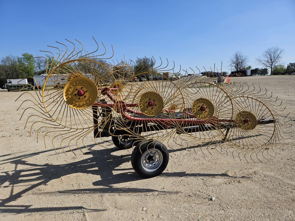 Pull-Type 8 Wheeled Hay Rake