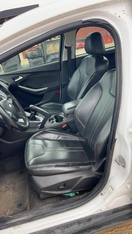 *2013 Ford Focus SE 5spd Manual