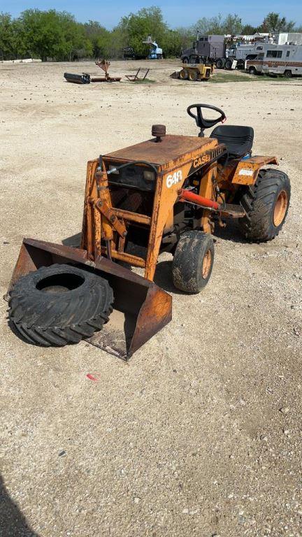 Case 648 2wd Tractor w/Bucket