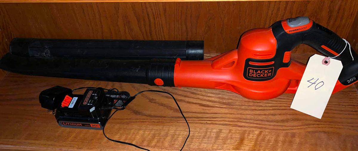 BLACK & DECKER 20V Blower w/ Battery & Charger