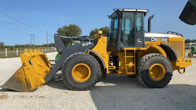 John Deere 624J Pay Loader