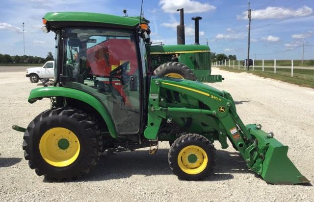 John Deere 3039R Tractor w/320R Loader