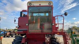 International 1440 Combine