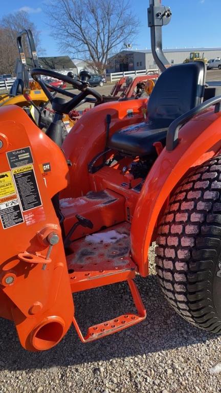 Kubota L3800D With LA524 Loader