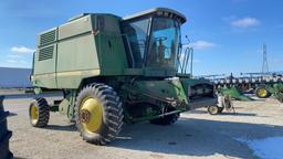 John Deere 9600 Combine