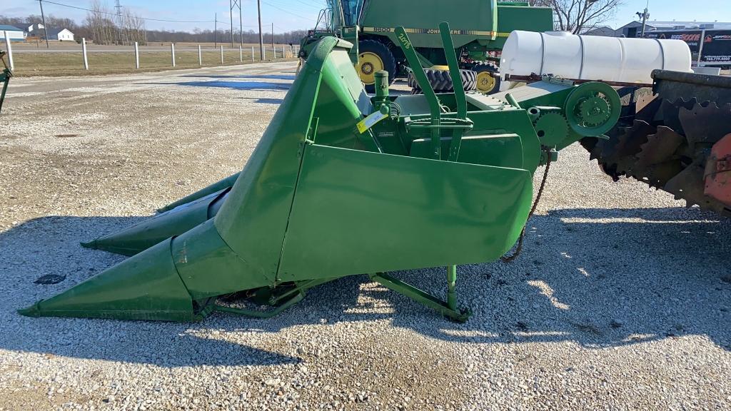 John Deere 2 Row Corn Head