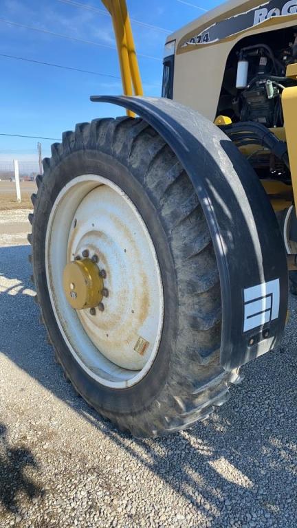 Ag-Chem RoGator 1074 Sprayer