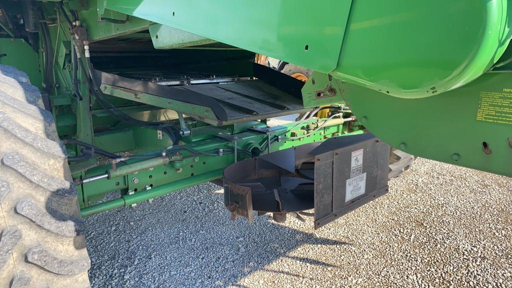 John Deere 9600 Combine