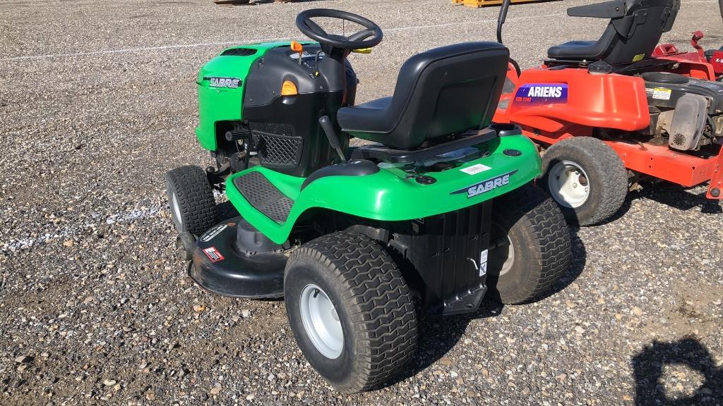 John Deere Sabre 42 In. Riding