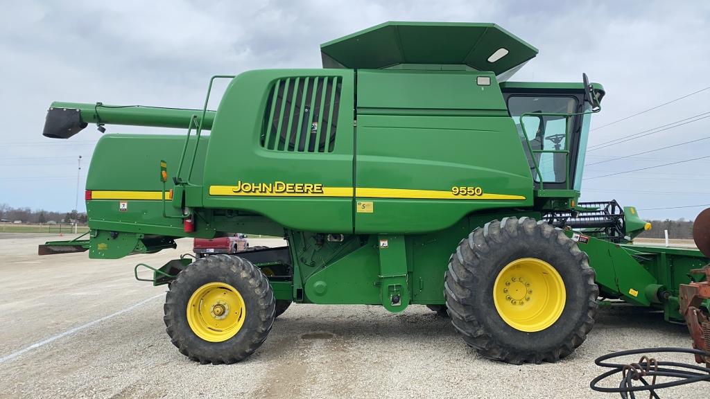 2002 John Deere 9550 Combine