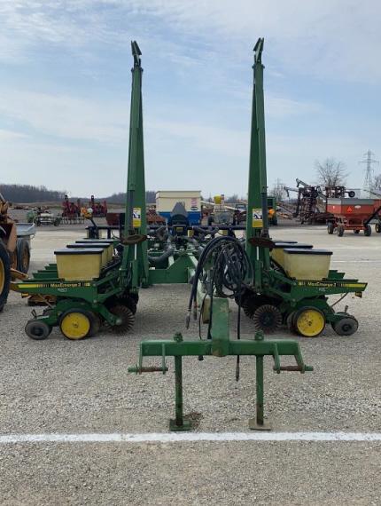 John Deere 7200 12 Row Planter