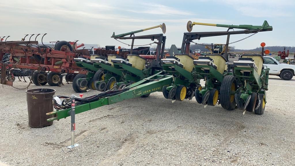 John Deere 7000 12 Row Planter