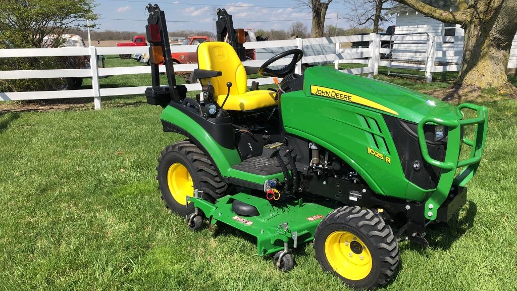 John Deere 1025R