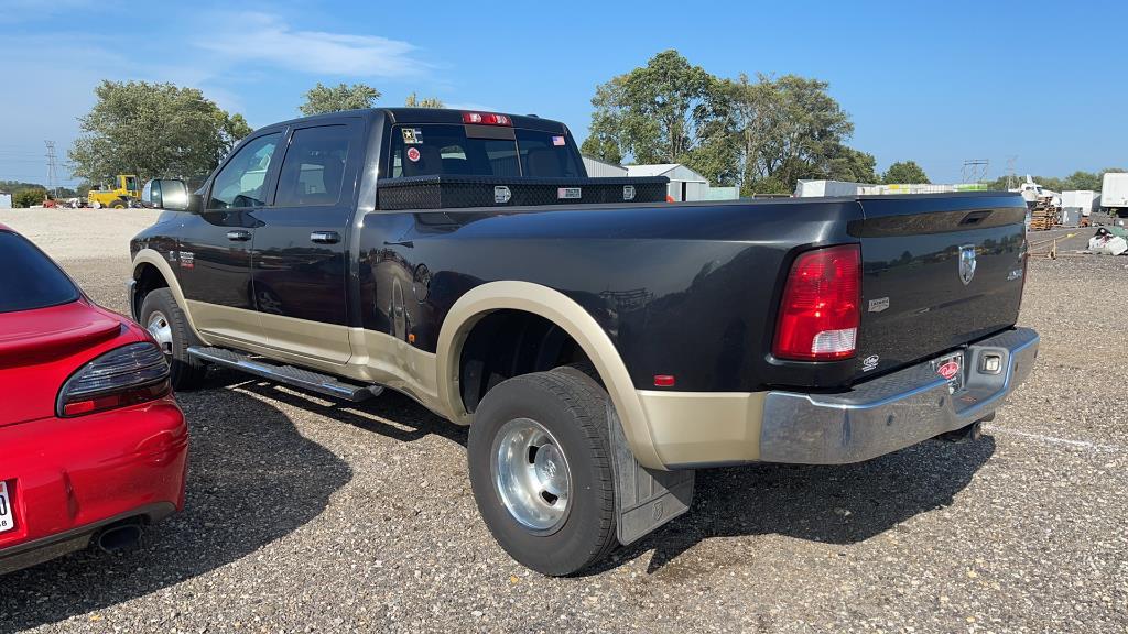 2011 Dodge Ram 3500 Laramie HD Dually